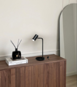 ONA MESA NEGRA – Lámpara de Mesa de Diseño en Hierro y Aluminio - Image 3